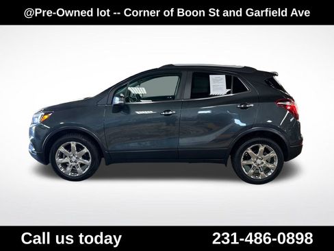 Used 2018 Buick Encore Essence w/ Experience Buick Package AWD/4WD image 2