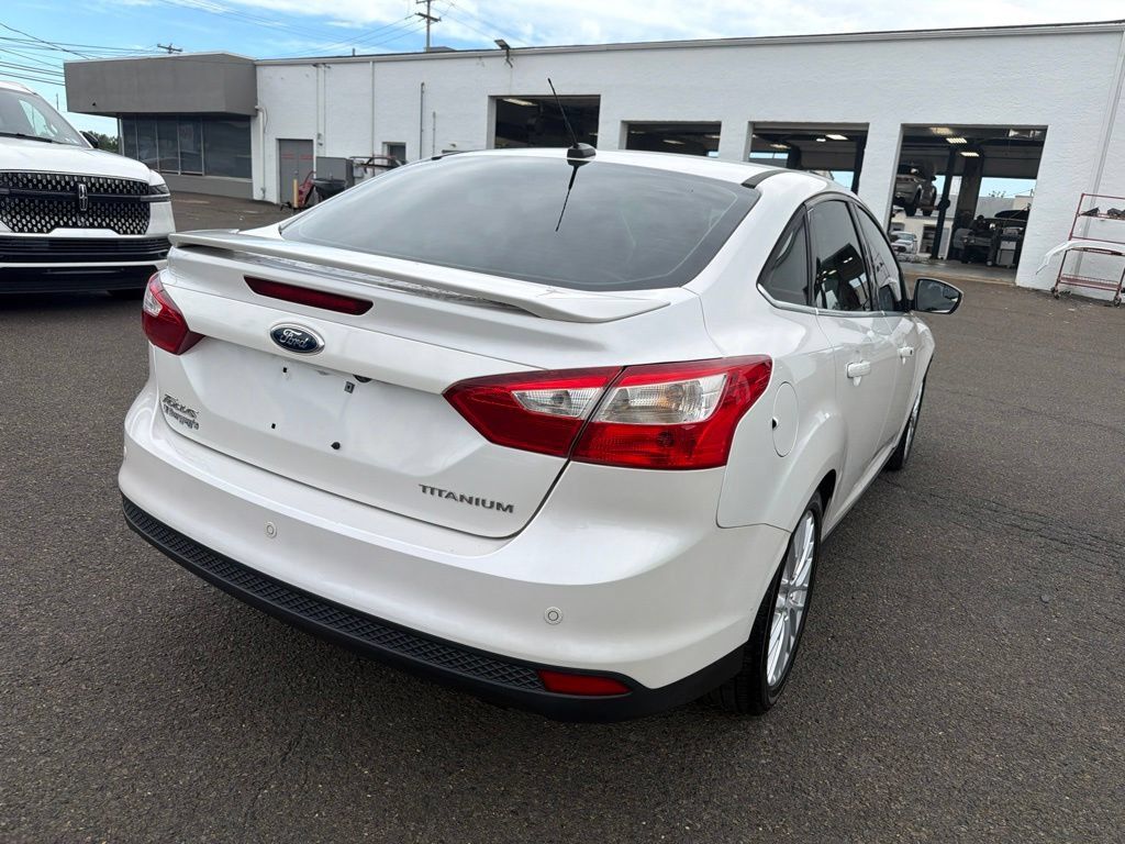 Used 2014 Ford Focus Titanium FWD image 6