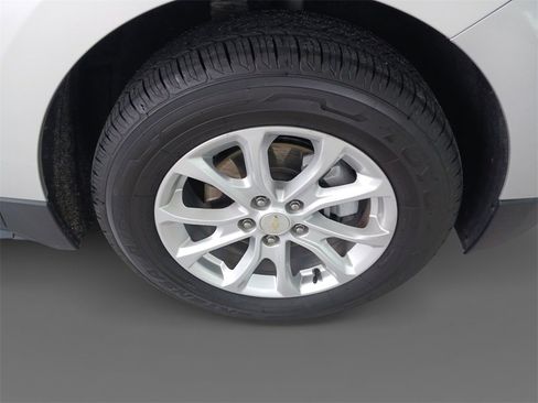 Used 2020 Chevrolet Equinox LT image 16