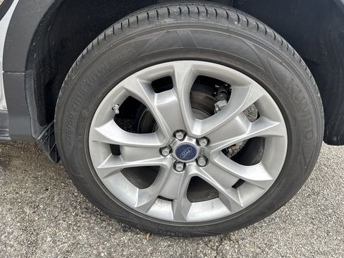 Used 2015 Ford Escape Titanium image 9