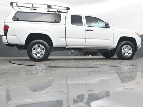 Used 2022 Toyota Tacoma SR image 28