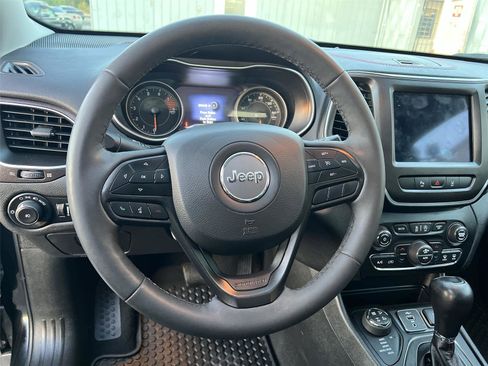 Used 2021 Jeep Cherokee Trailhawk w/ Trailer Tow Group image 13