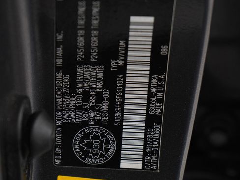 Used 2015 Toyota Highlander LE AWD/4WD image 30