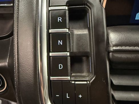 Used 2024 Chevrolet Suburban LT AWD/4WD image 15