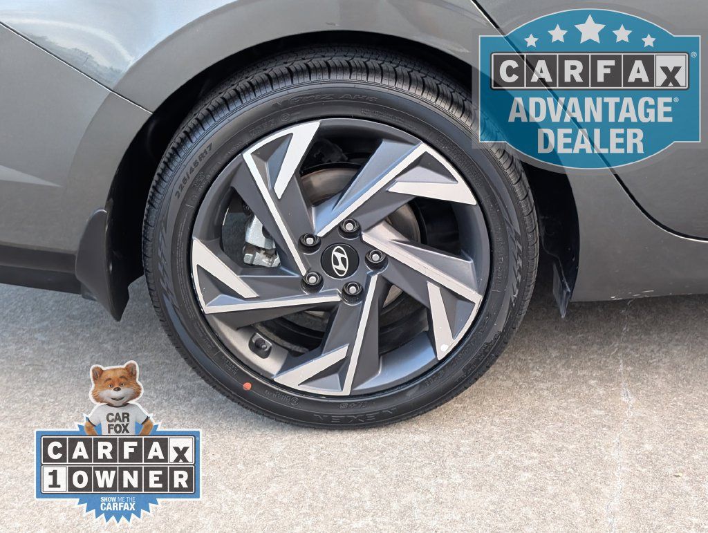 Used 2025 Hyundai Elantra SEL FWD image 4