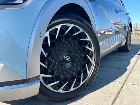 Used 2024 Hyundai Ioniq 5 Limited image 2