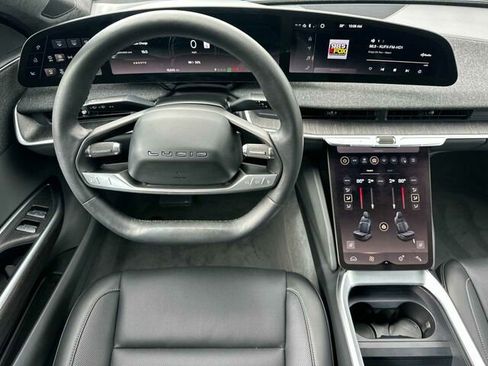 Used 2024 Lucid Air Pure image 17