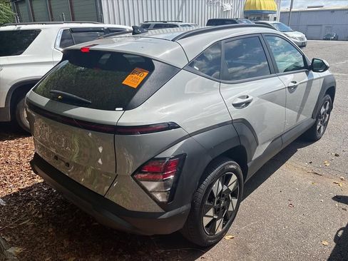 Used 2025 Hyundai Kona SEL AWD/4WD image 9