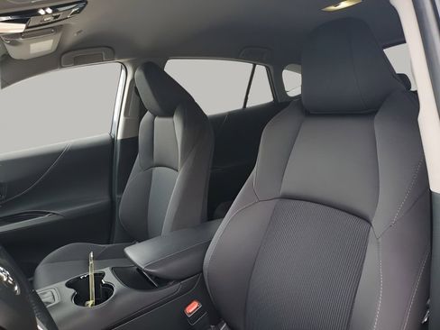 Used 2024 Toyota Venza LE image 30