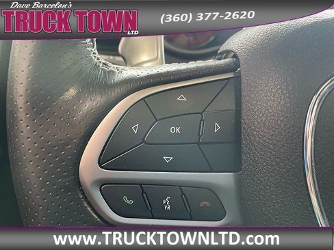 Used 2020 Dodge Challenger SRT Hellcat w/ Plus Package RWD image 16