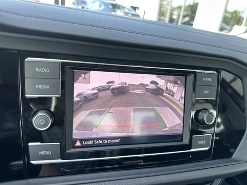 Used 2024 Volkswagen Jetta SE w/ Panoramic Sunroof Package FWD image 18