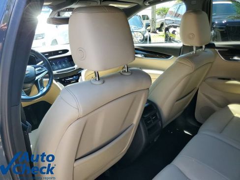 Used 2019 Cadillac XT5 FWD image 14
