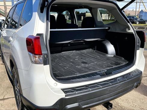Used 2020 Subaru Forester Premium image 38