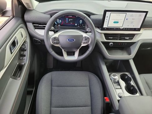 New 2026 Ford Explorer Active RWD image 7