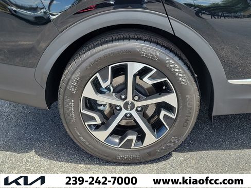 Certified 2025 Kia Sportage EX w/ Premium Package image 9