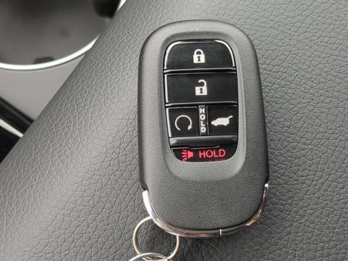 Used 2024 Honda Pilot Elite image 28