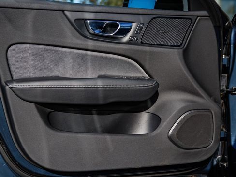 Used 2021 Volvo V60 T6 R-Design w/ Advanced Package image 22