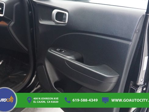 Used 2023 Hyundai Venue SEL w/ Cargo Package FWD image 16