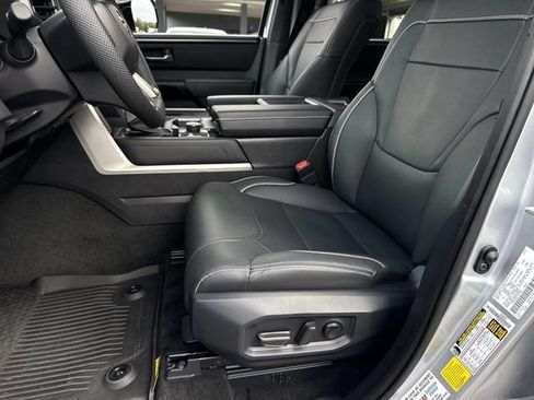 Used 2026 Toyota Tundra Limited AWD/4WD image 18