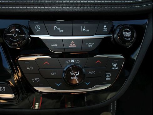 New 2026 Chrysler Pacifica Limited w/ S Appearance Package image 17