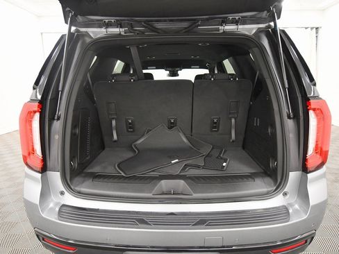 Used 2024 GMC Yukon SLE image 7