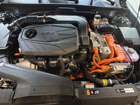 Used 2025 Hyundai Sonata Limited FWD image 31