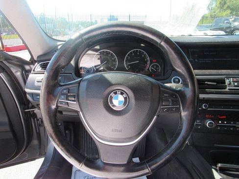 Used 2009 BMW 750i image 11