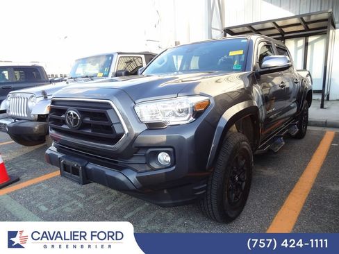 Used 2022 Toyota Tacoma SR5 w/ Technology Package RWD image 3