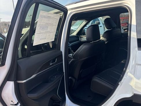 New 2026 Jeep Grand Cherokee Limited image 19