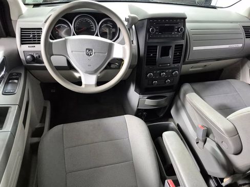 Used 2008 Dodge Grand Caravan SE FWD image 10