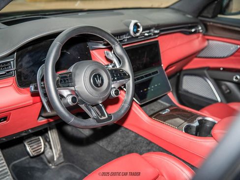 Used 2023 Maserati Grecale Modena image 27