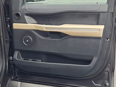 Used 2024 Ford Expedition Max Limited image 4