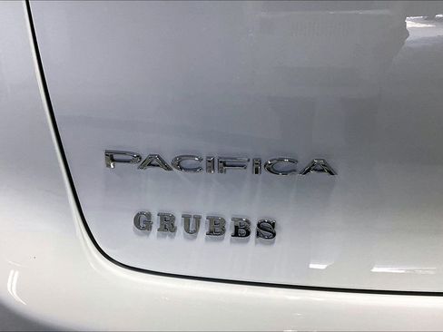 New 2026 Chrysler Pacifica Select image 32