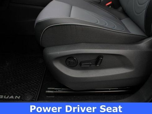 New 2026 Volkswagen Tiguan SE image 4