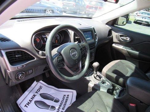 Used 2019 Jeep Cherokee Latitude w/ Popular Appearance Group AWD/4WD image 14