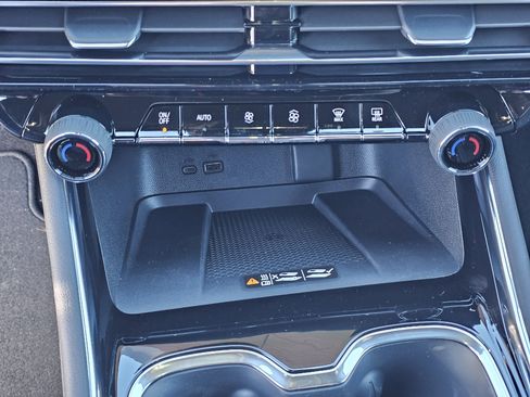 New 2026 Chevrolet Traverse High Country image 25