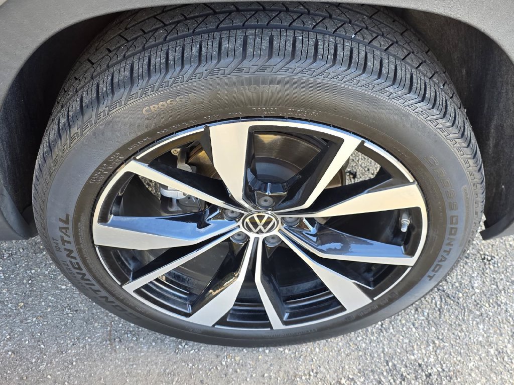 Used 2024 Volkswagen Atlas Cross Sport SEL Premium R-Line AWD/4WD image 39