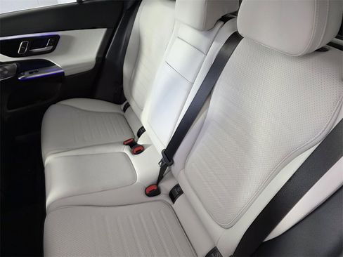 New 2026 Mercedes-Benz GLC 300 image 13