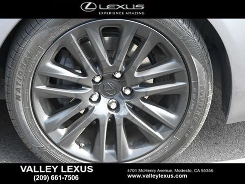 Used 2015 Lexus LS 460 w/ Comfort Package RWD image 12