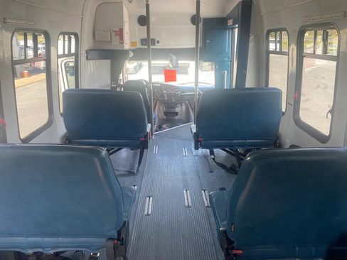 Used 2006 Ford E-450 and Econoline 450 RWD image 20