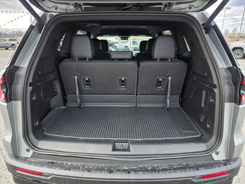 New 2026 GMC Acadia AT4 w/ Luxury Package AWD/4WD image 15