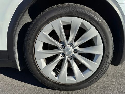 Used 2019 Tesla Model X Long Range image 9