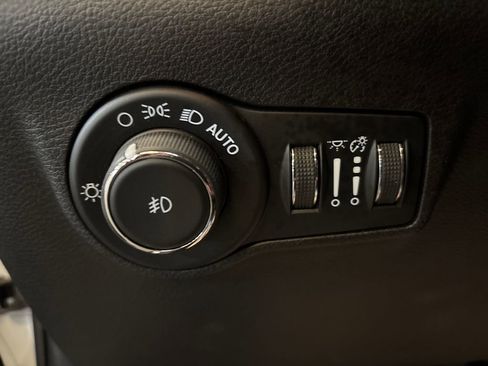 Used 2024 Jeep Compass Latitude w/ Convenience Group image 29