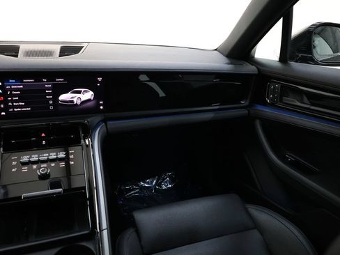 Used 2025 Porsche Panamera image 81