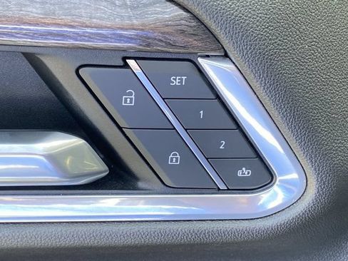 Used 2025 Chevrolet Silverado 1500 LTZ AWD/4WD image 19