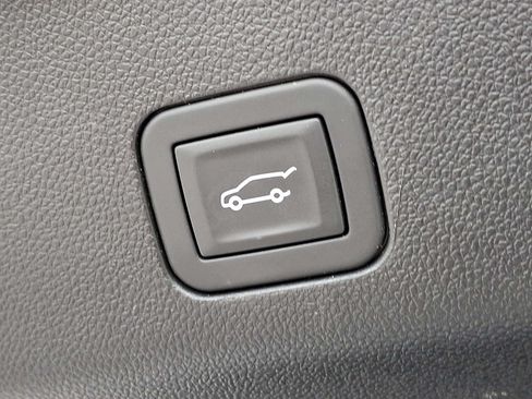 Used 2025 Chevrolet Suburban High Country AWD/4WD image 30