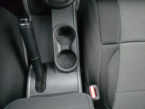 Used 2010 Jeep Wrangler Sport image 27