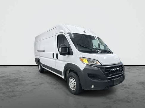 Used 2025 RAM ProMaster 3500 w/ Convenience Group FWD image 4