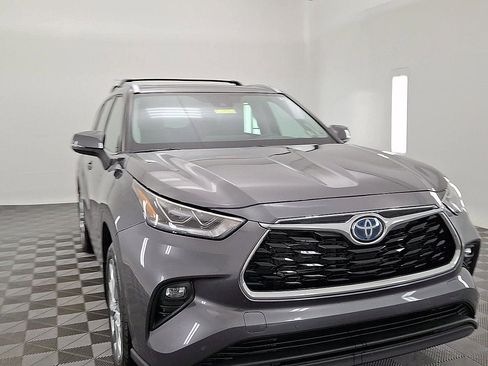 Used 2024 Toyota Highlander Limited image 7