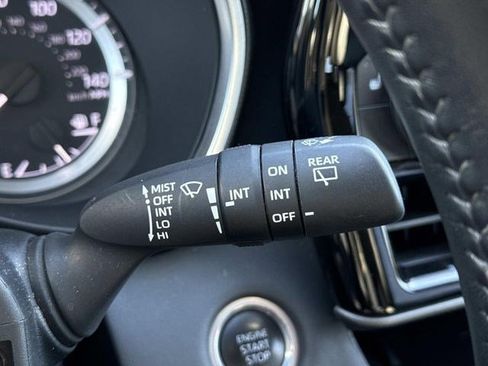 Used 2024 Toyota Highlander XLE image 26